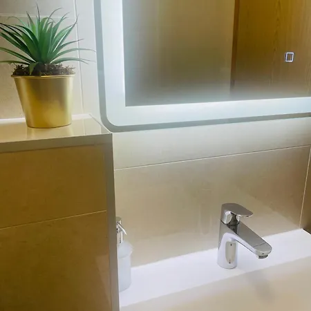 Sunny Elza * Hvar Town