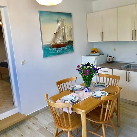 Sunny Elza Апартаменти *