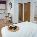 Sunny Elza Apartment Hvar Town