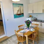 Sunny Elza Apartment *