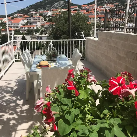 Sunny Elza * Hvar Town