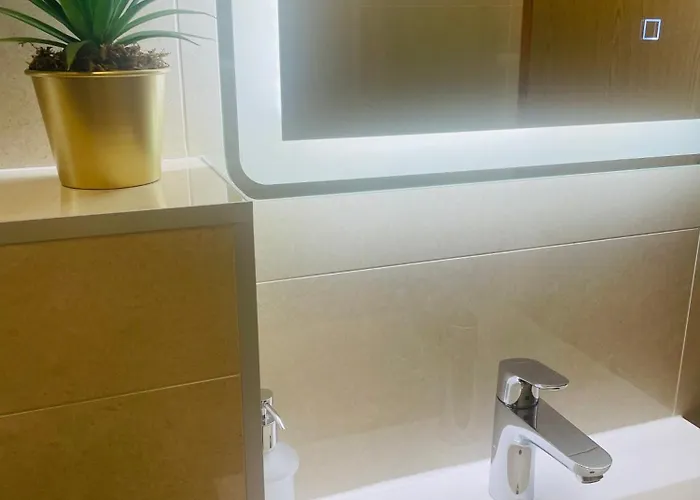 Sunny Elza * Hvar Town