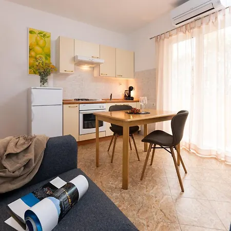 Sunny Elza Apartman