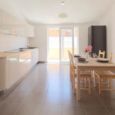 Sunny Elza * Hvar Town